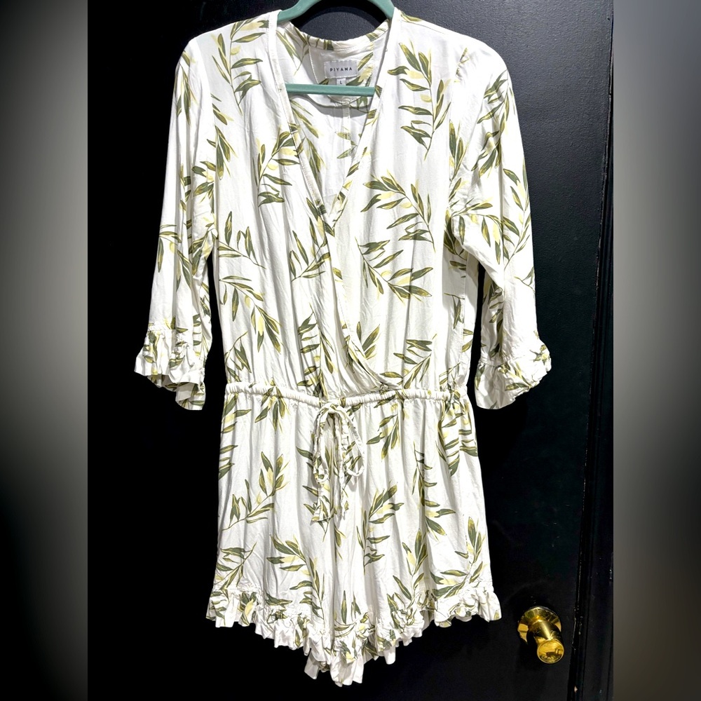 PIYAMA romper olive leaf print size Large ties at waist 3/4 ruffle sleeves